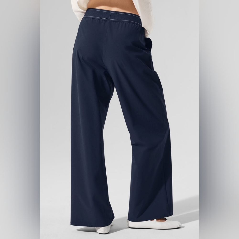 Alo Yoga Suit Up Trouser (Regular) - Picture 4 of 6